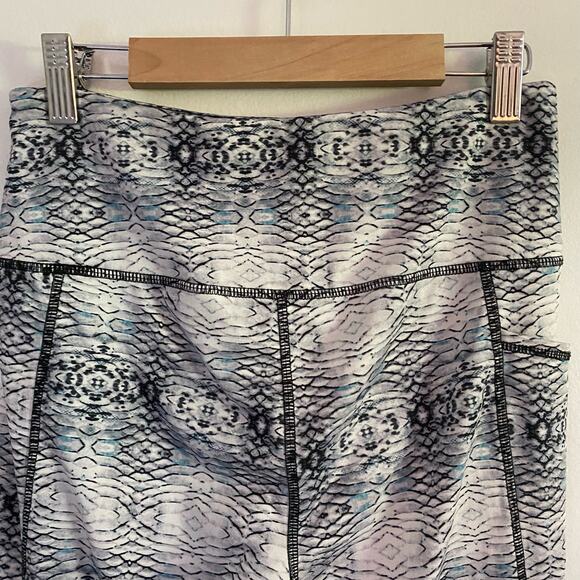 5/$25 X by Gottex Mesh Panel Patterned Pocket Workout Athletic Leggings M Medium - Picture 3 of 9